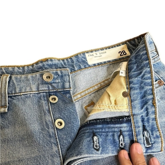 Rag & Bone Dre Denim Shorts in Jones with holes Wash - Picture 4 of 9
